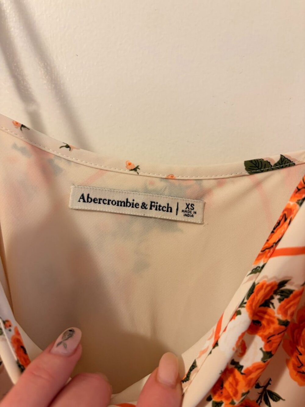 ✨ Abercrombie & Fitch Orange Rose Scarf Print Slip Dress ✨ - Picture 3 of 4